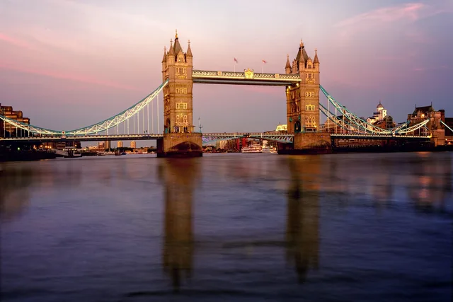 bridge, london, tower bridge, architecture, england, landmark, flow, river thames, dusk, long term, famous, lighting, thames, nature, heaven, water. Angel investment readiness: a plan for UK women founders