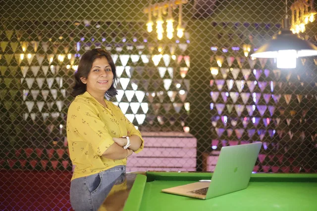 business woman, freelancer, meeting, entrepreneur, startup, studio, laptop, business card. Six official tools women founders can use to research funding, with their limits