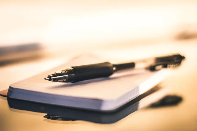 Pen Notepad. Seven signals of funding demand among women founders, discouragement included